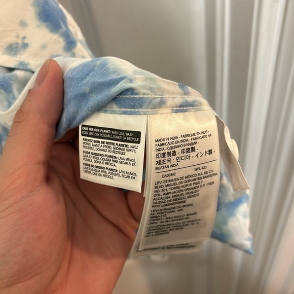 Levi’s blue tie dye button down shirt size M - Picture 3 of 4